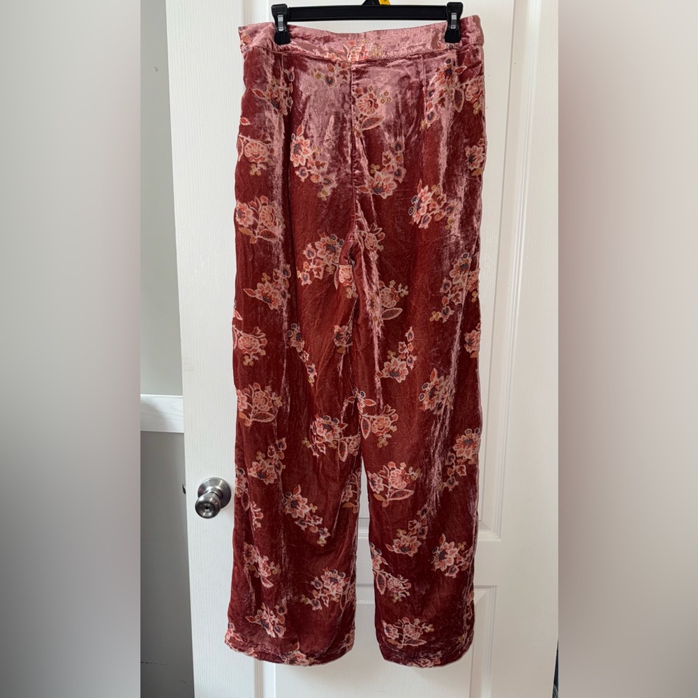 Ellison Red Floral Wide-Leg Velvet Pants - Picture 3 of 4